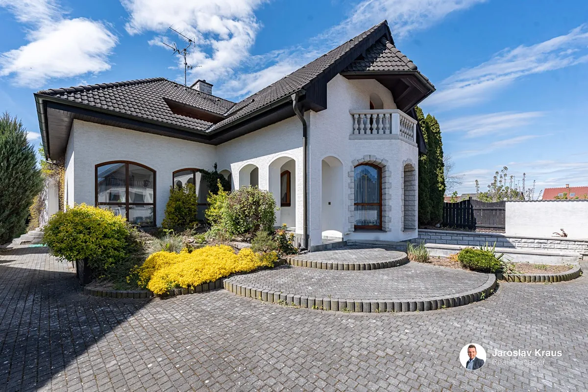 Prodej rodinného domu 250 m², pozemek 769 m²